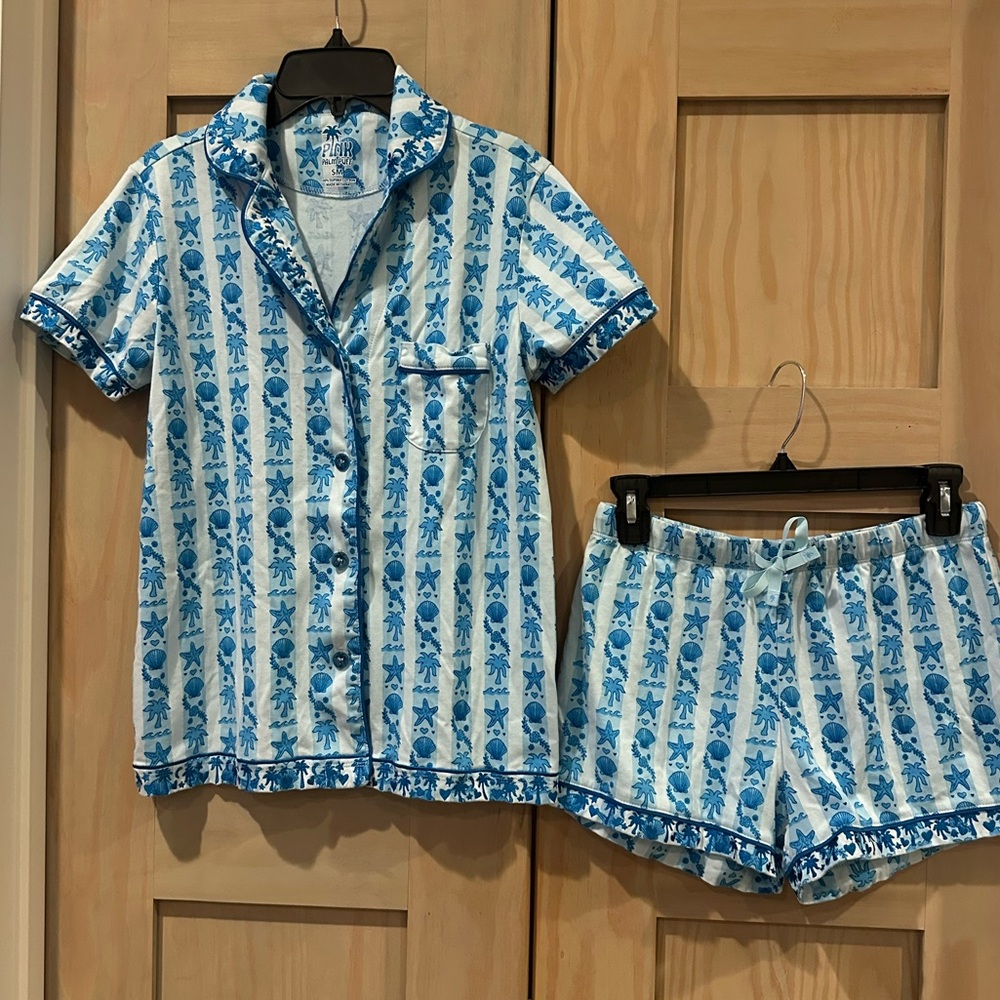 Women’s Short Sleeve Blue & White Printed Pajama Set